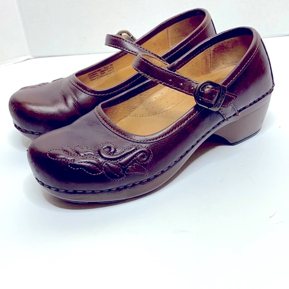 Dansko Shoes - Dansko | Brown Leather Floral Etched Front Clog Shoes Work Comfort Soles Size 38